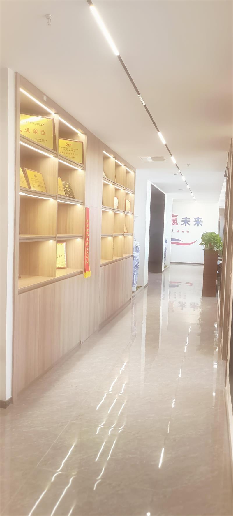 湖南力民電梯有限公司,邵陽(yáng)電梯銷(xiāo)售,邵陽(yáng)電梯安裝,湖南電梯維修,自動(dòng)扶梯,自動(dòng)人行梯